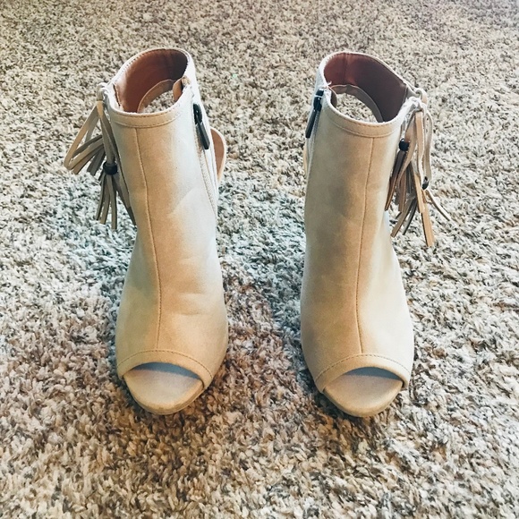 Pumps - Picture 1 of 3